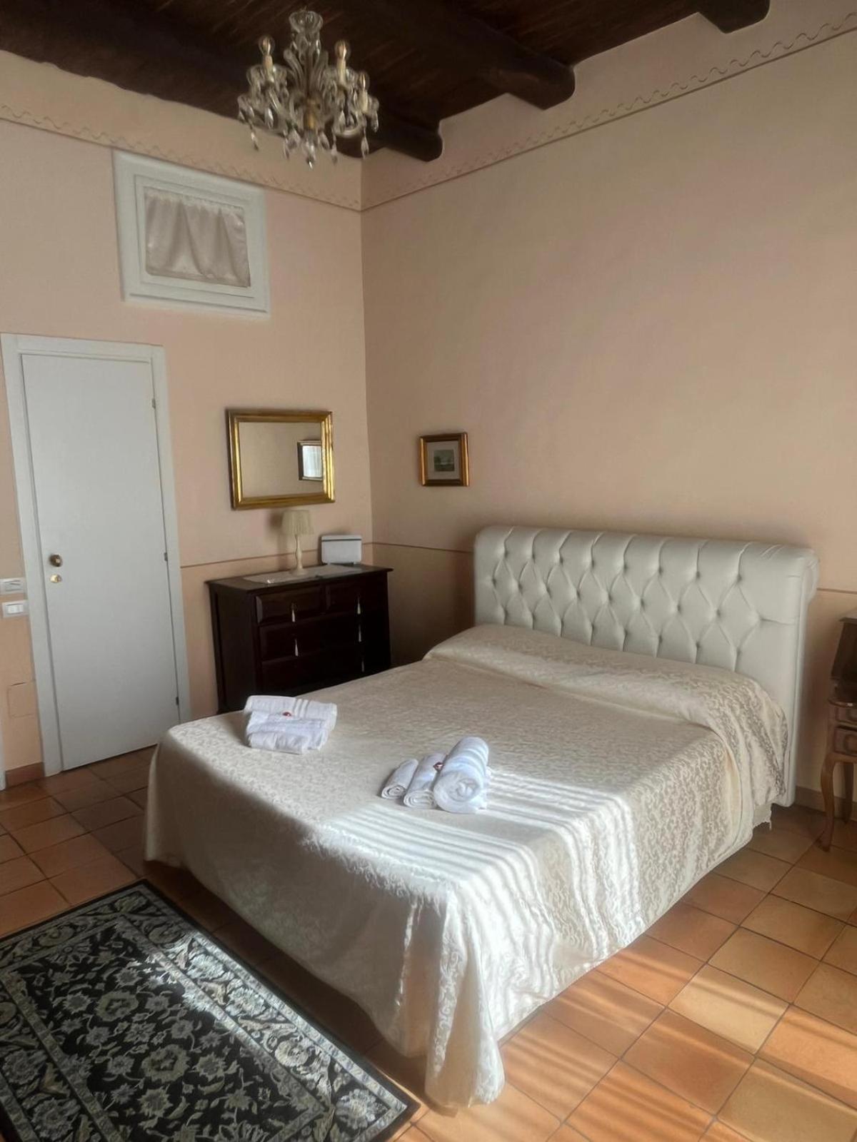 Maison Barriera - Luxury Suites - Salerno City Center Экстерьер фото
